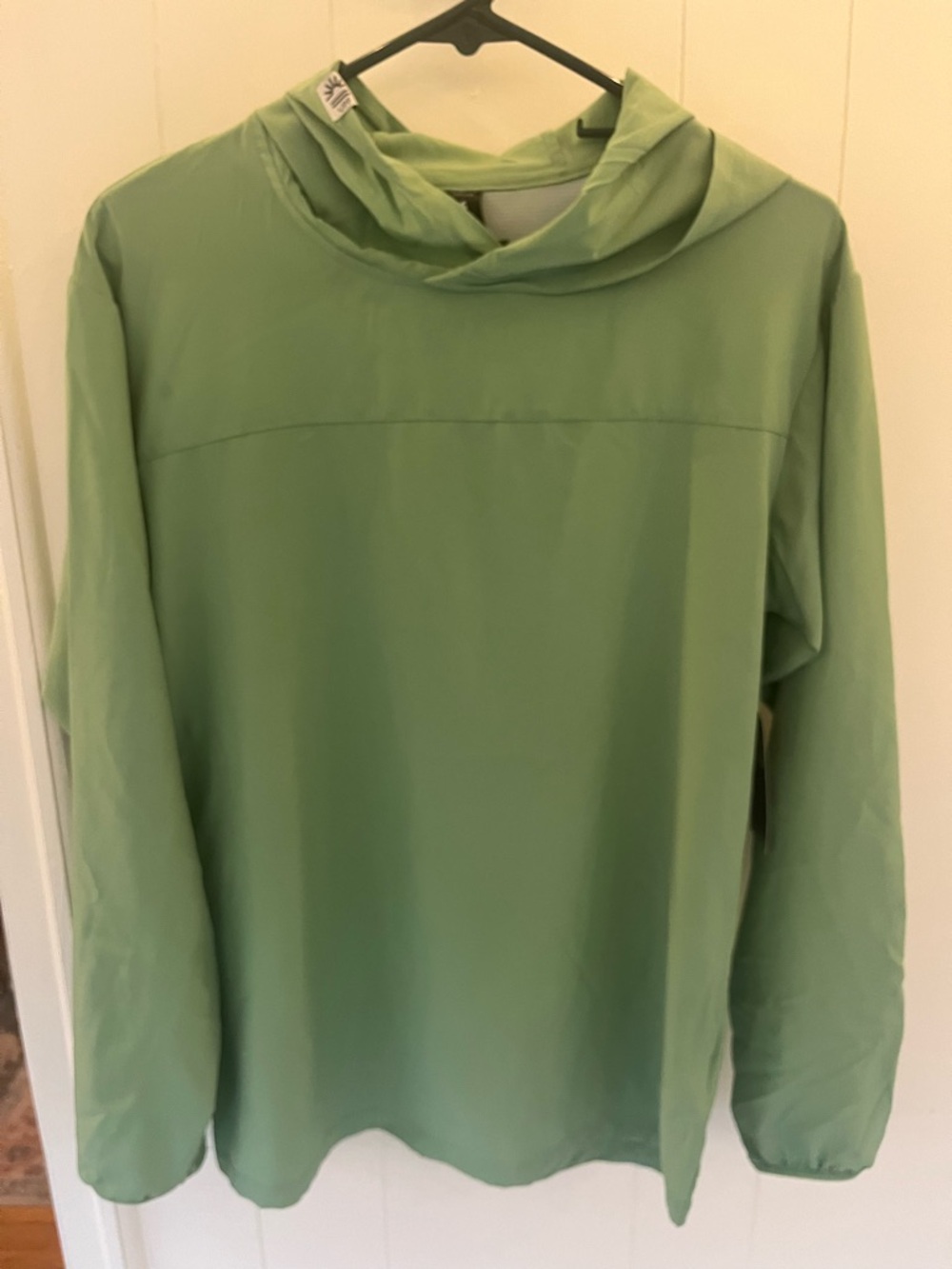 NWT Light Green Women's Pullover Sweatshirt (light weight)